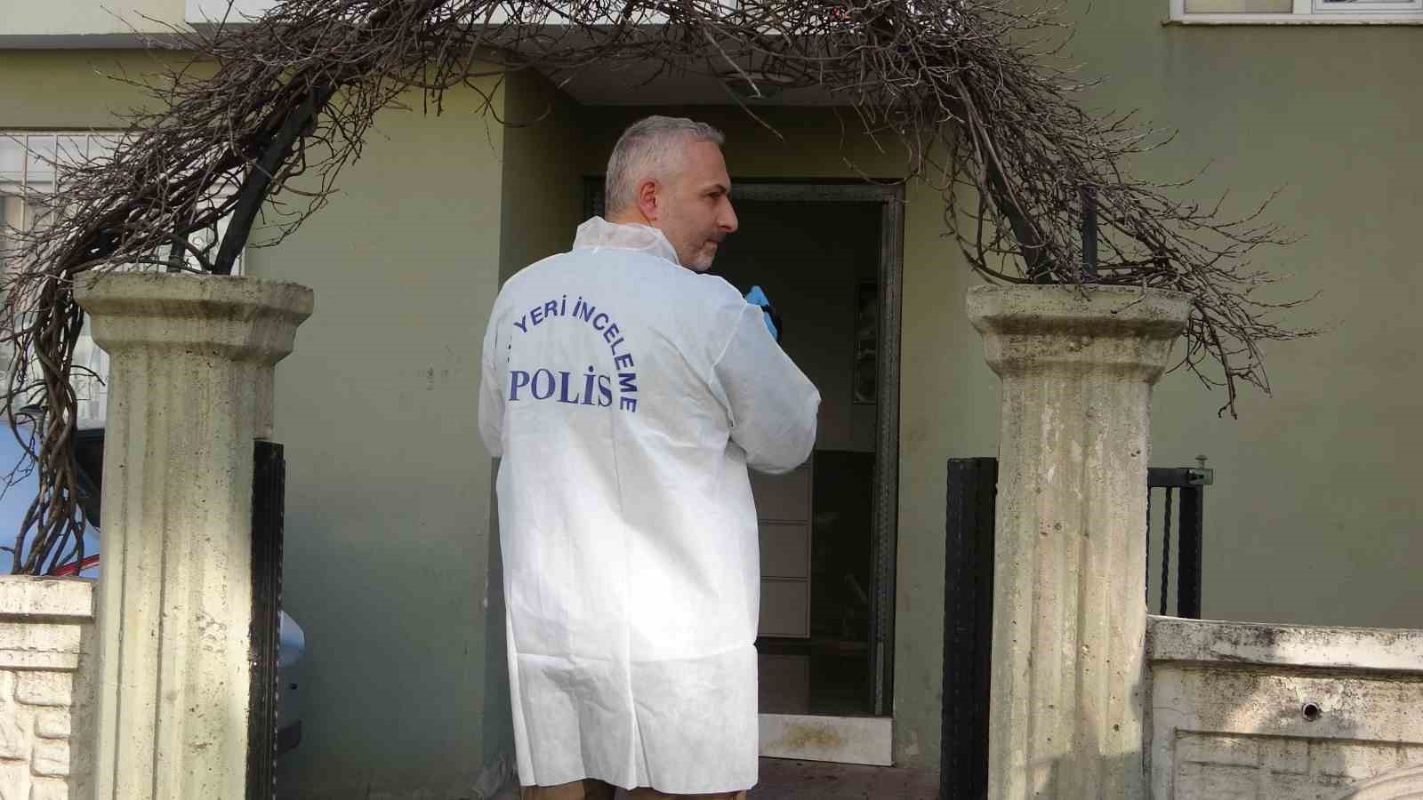 antalyada 30 yasindaki genc evinde olu bulundu 2 tILTSpVd