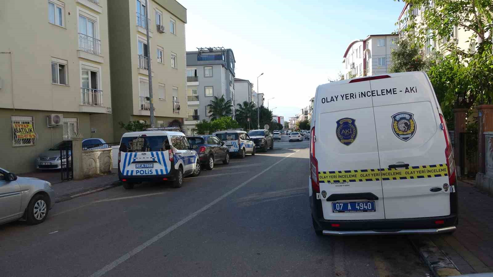 antalyada 30 yasindaki genc evinde olu bulundu 5 RbjVNwi4