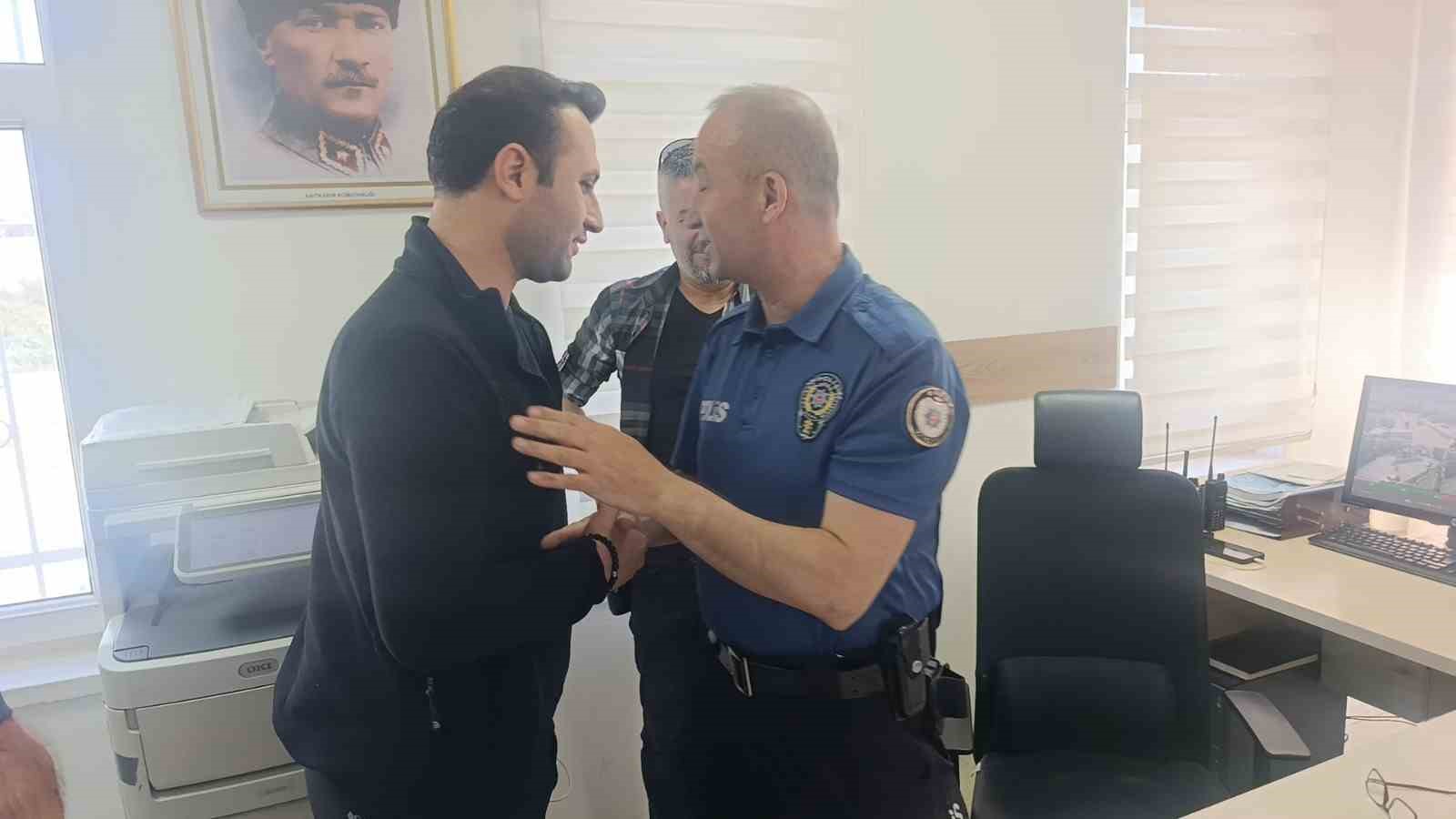 antalyada 30 yillik polis memurundan telsizde arkadaslarina duygusal veda 4 v1kMDpQU