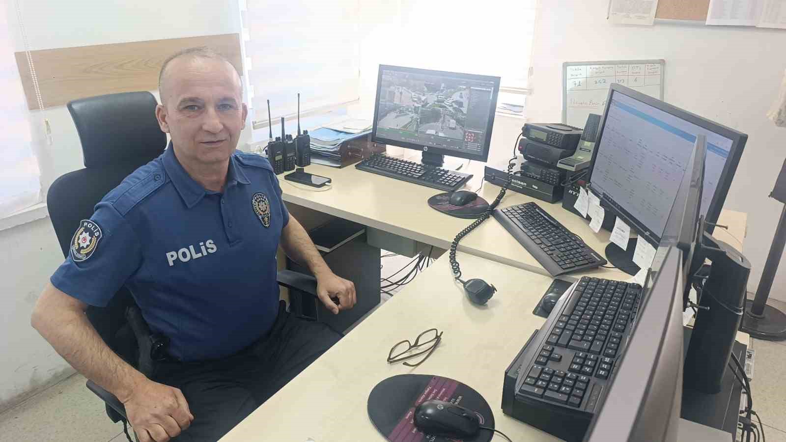 antalyada 30 yillik polis memurundan telsizde arkadaslarina duygusal veda 6 DRt1DwA6