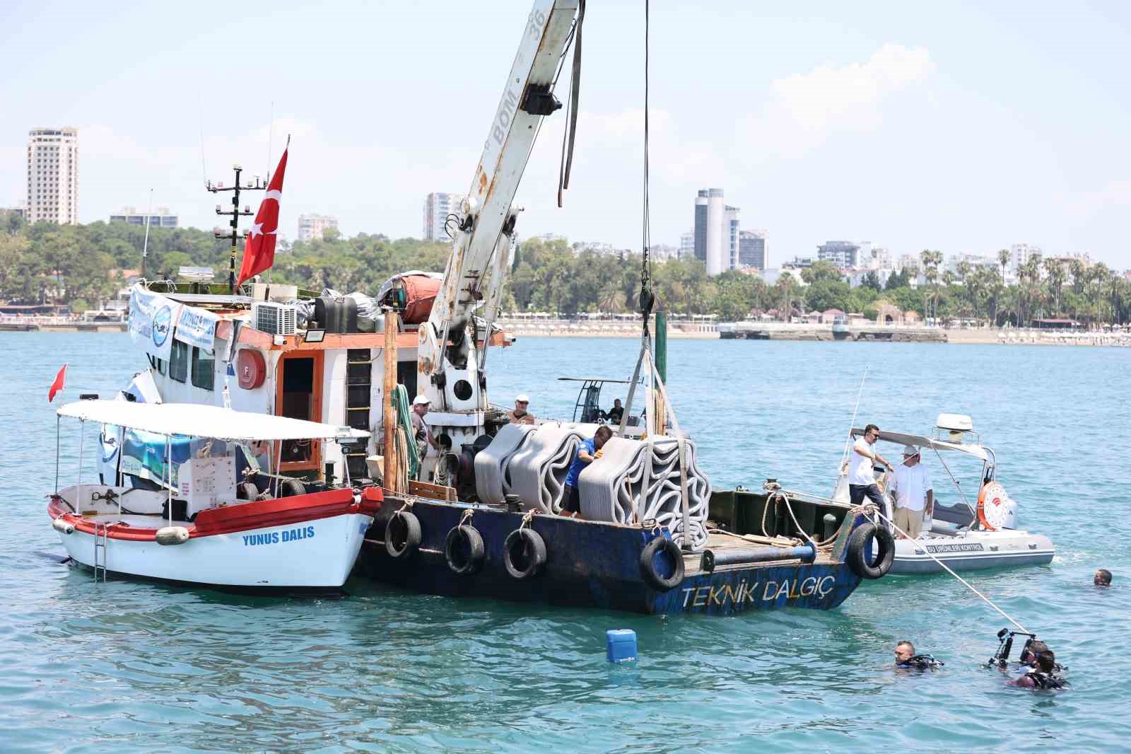 antalyada 3d yaziciyla uretilen yapay resifler denizle bulustu 5 IuBABfDO