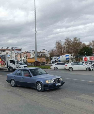 antalyada-4-aracli-zincirleme-kaza-1-yarali-pH6KIa5M.jpg