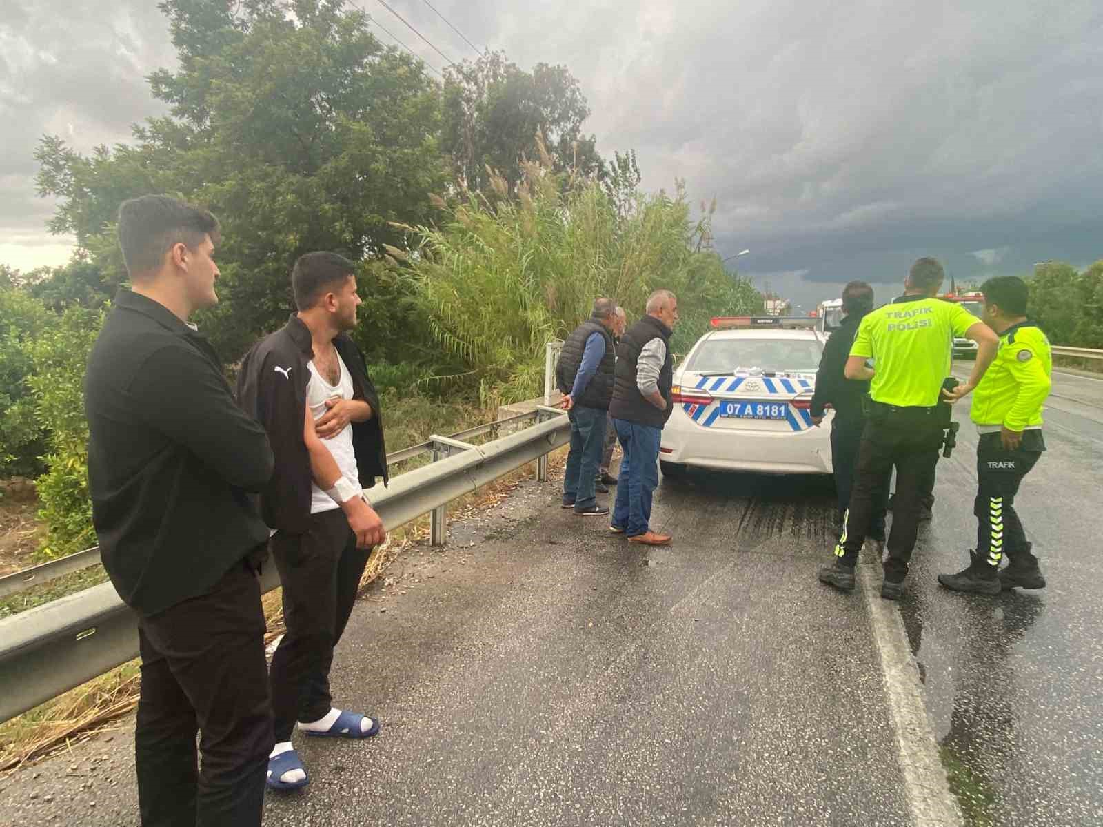 antalyada 4 aracli zincirleme kaza 2 alman turist yaralandi 4 c7LSmtUe