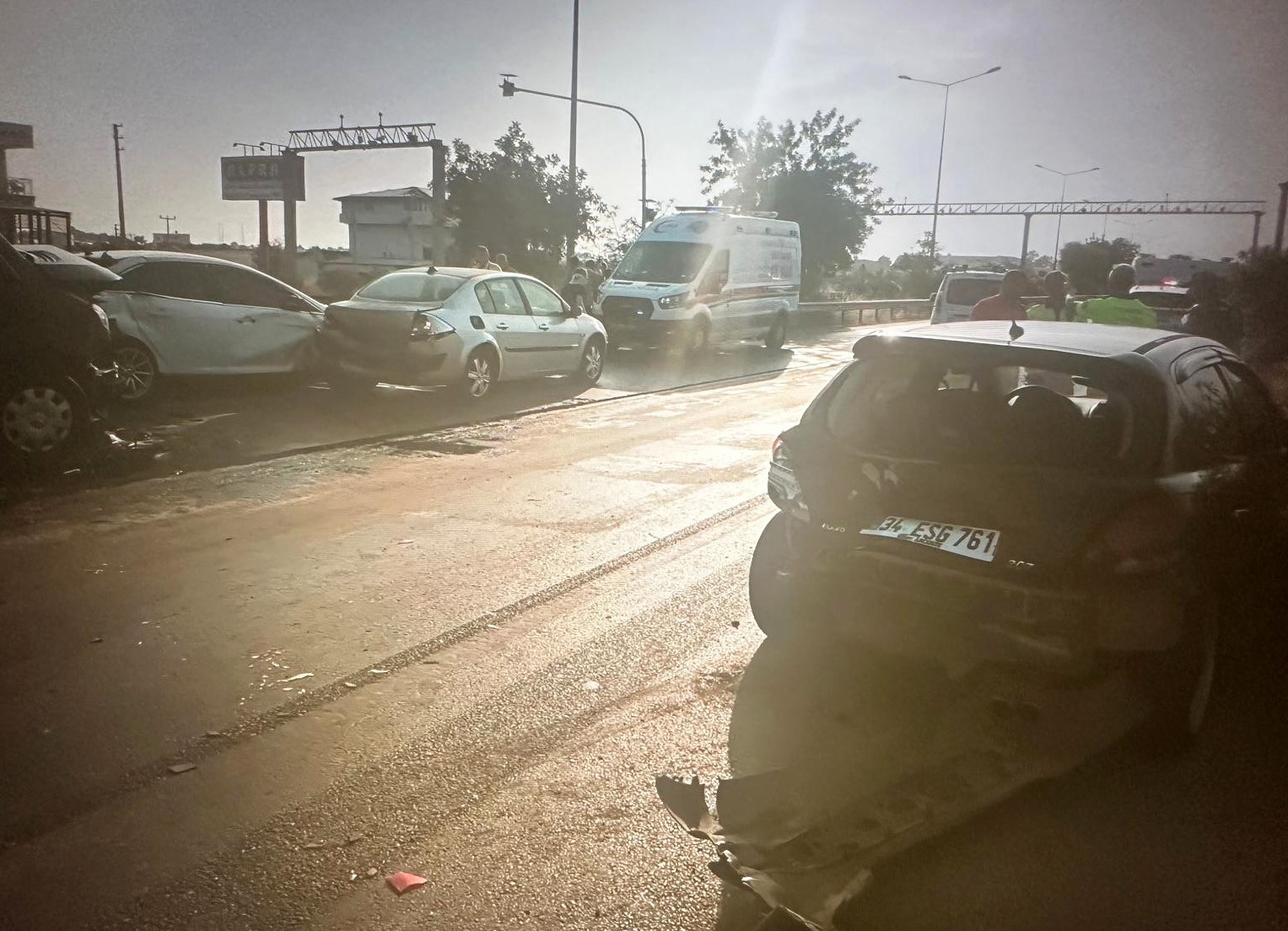 Antalya’da 4 araçlı zincirleme kaza: 6’sı turist 7 yaralı 4 antalyada 4 aracli zincirleme kaza 6si turist 7 yarali 0 BG8FScwc
