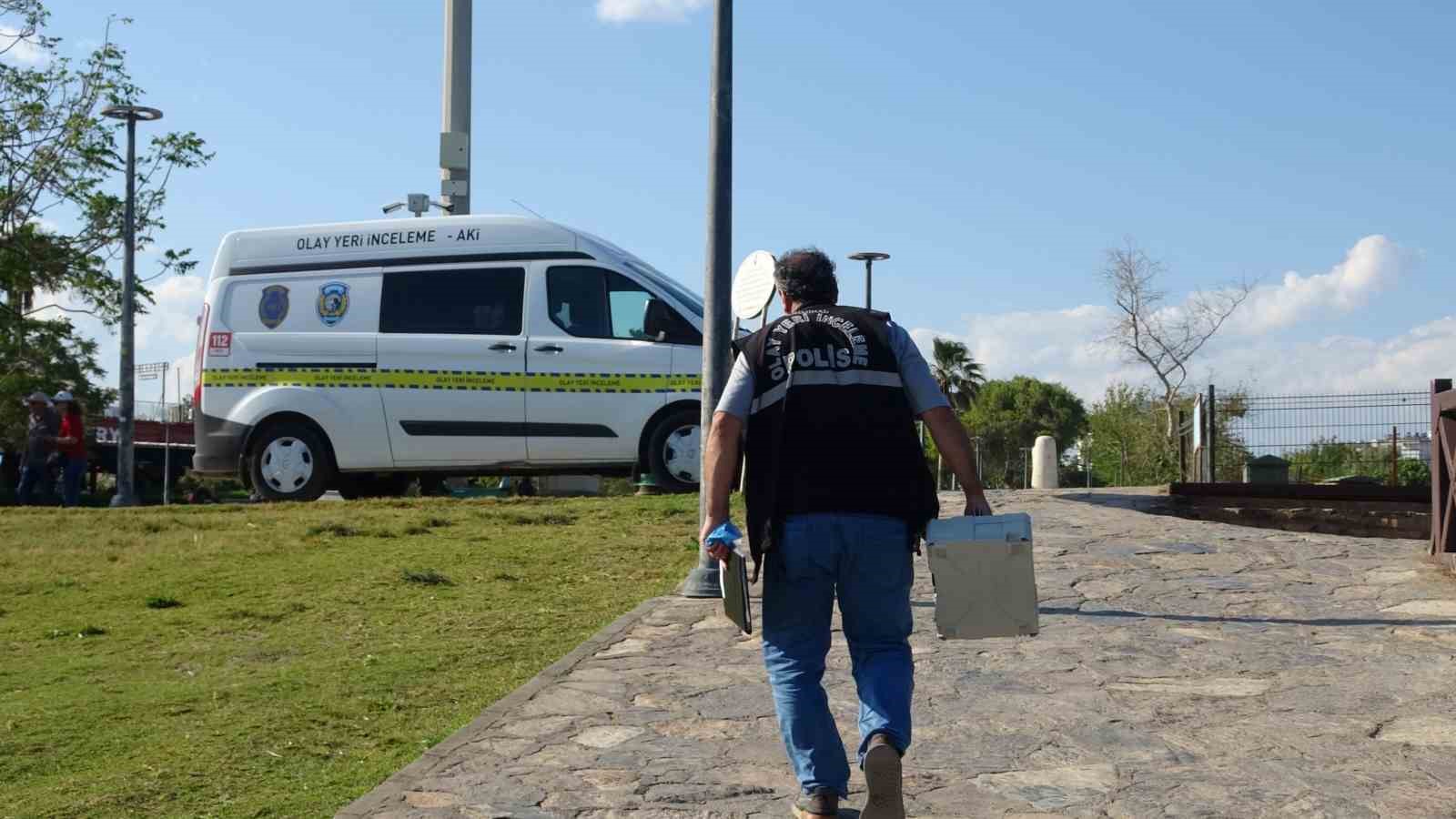 antalyada 40 metrelik falezlerden dusen sahis hayatini kaybetti 5 MuIgvOu1