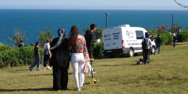 antalyada-40-metrelik-falezlerden-dusen-sahis-hayatini-kaybetti-SBZCvbS7.jpg