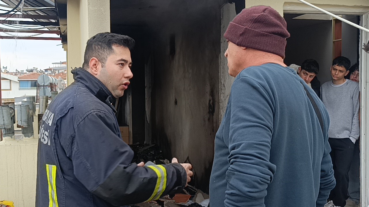 antalyada 5 katli apartmanin cati katinda korkutan yangin 3 p2lDQXui