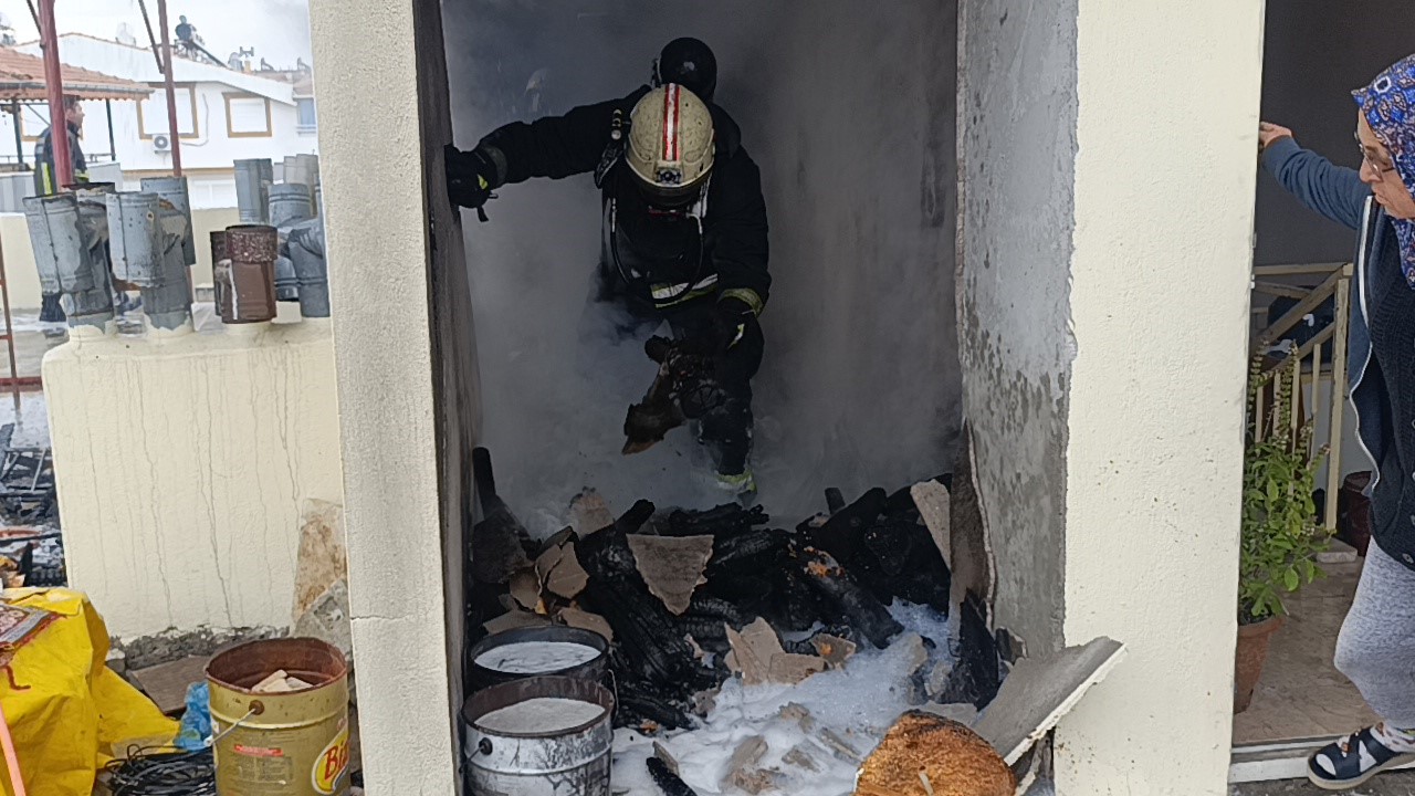 antalyada 5 katli apartmanin cati katinda korkutan yangin 5 ubM1Mz9N