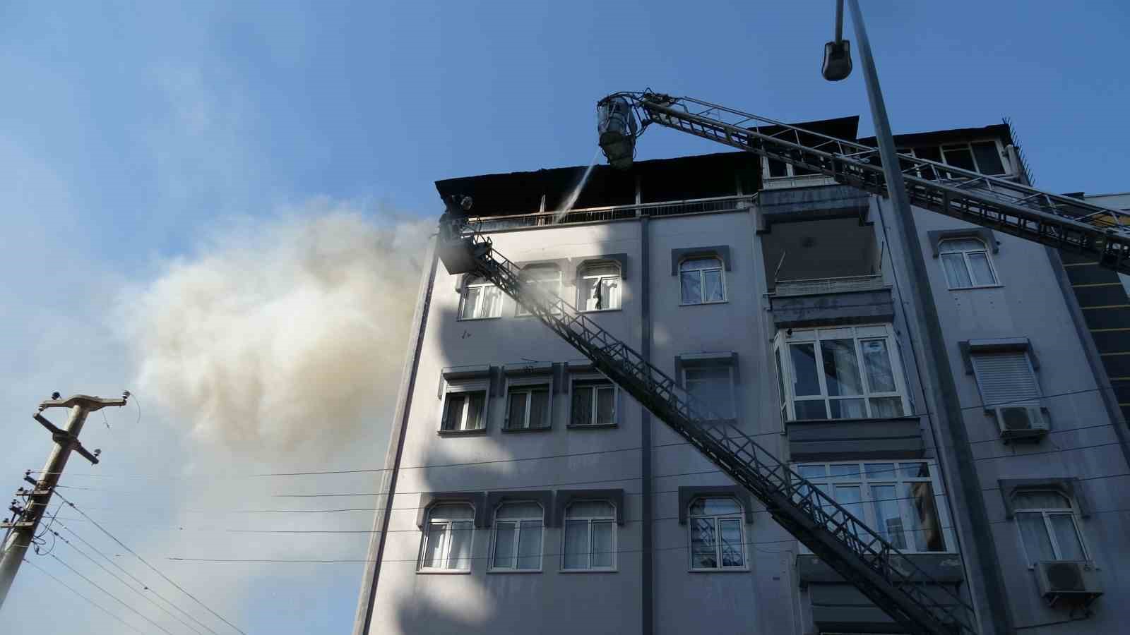 Antalya’da 5 katlı binanın terasındaki yangında can pazarı 5 antalyada 5 katli binanin terasindaki yanginda can pazari 1