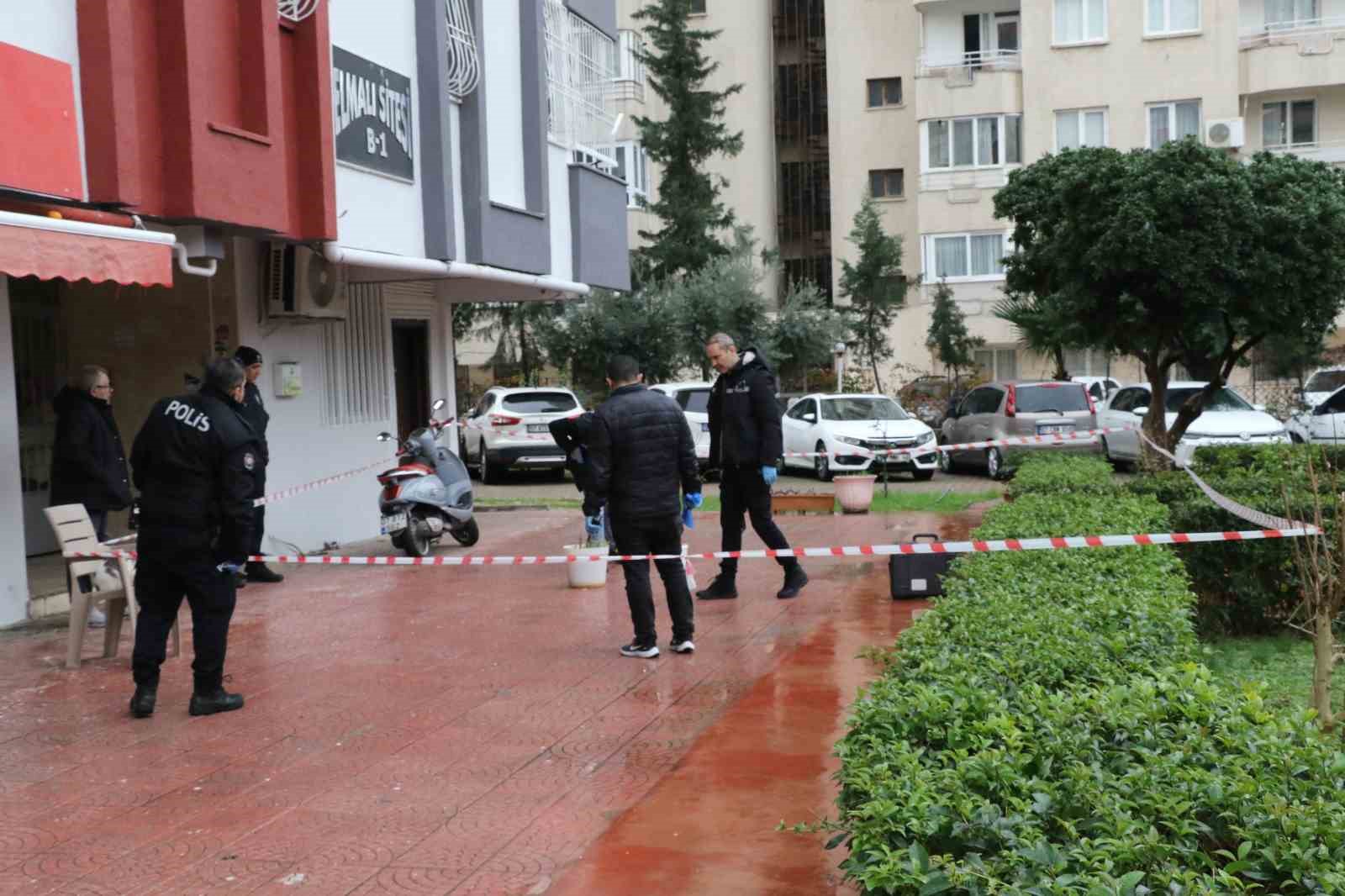 antalyada 5 yasindaki oglunun olumunun ardindan anne de balkondan dustu 1