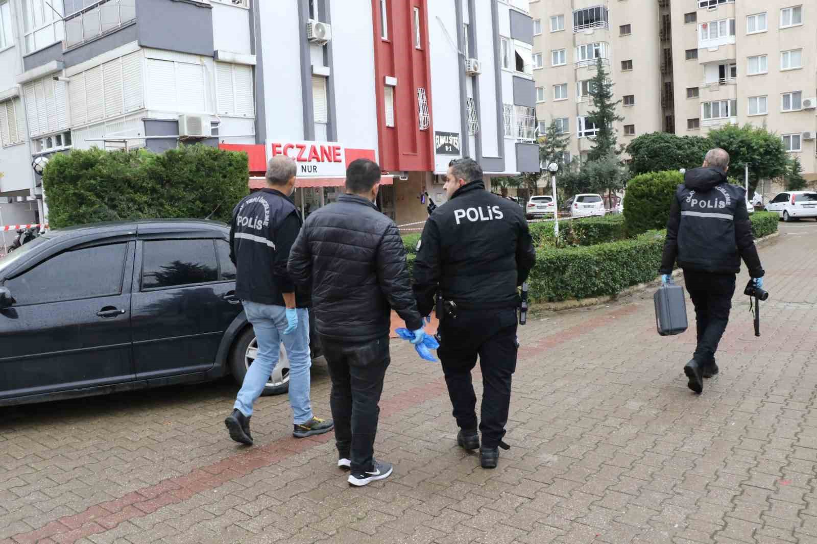 antalyada 5 yasindaki oglunun olumunun ardindan anne de balkondan dustu 2 fmc9Pkl7
