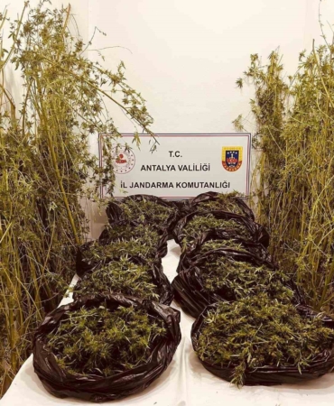 antalyada-53-kilo-uyusturucu-ele-gecirildi-nTrdevJO.jpg