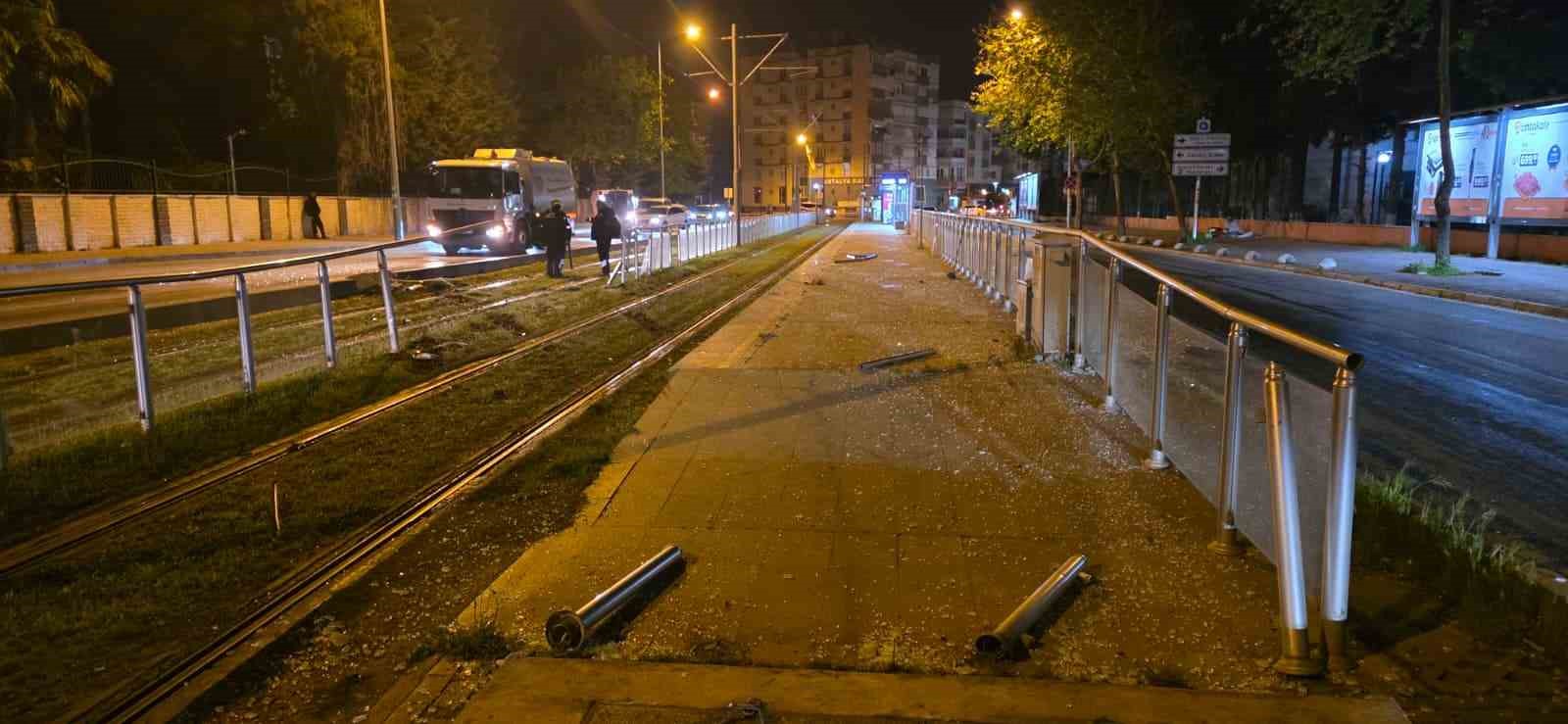 antalyada alkollu surucu tramvay duragina daldi 4 MU1sgNWH