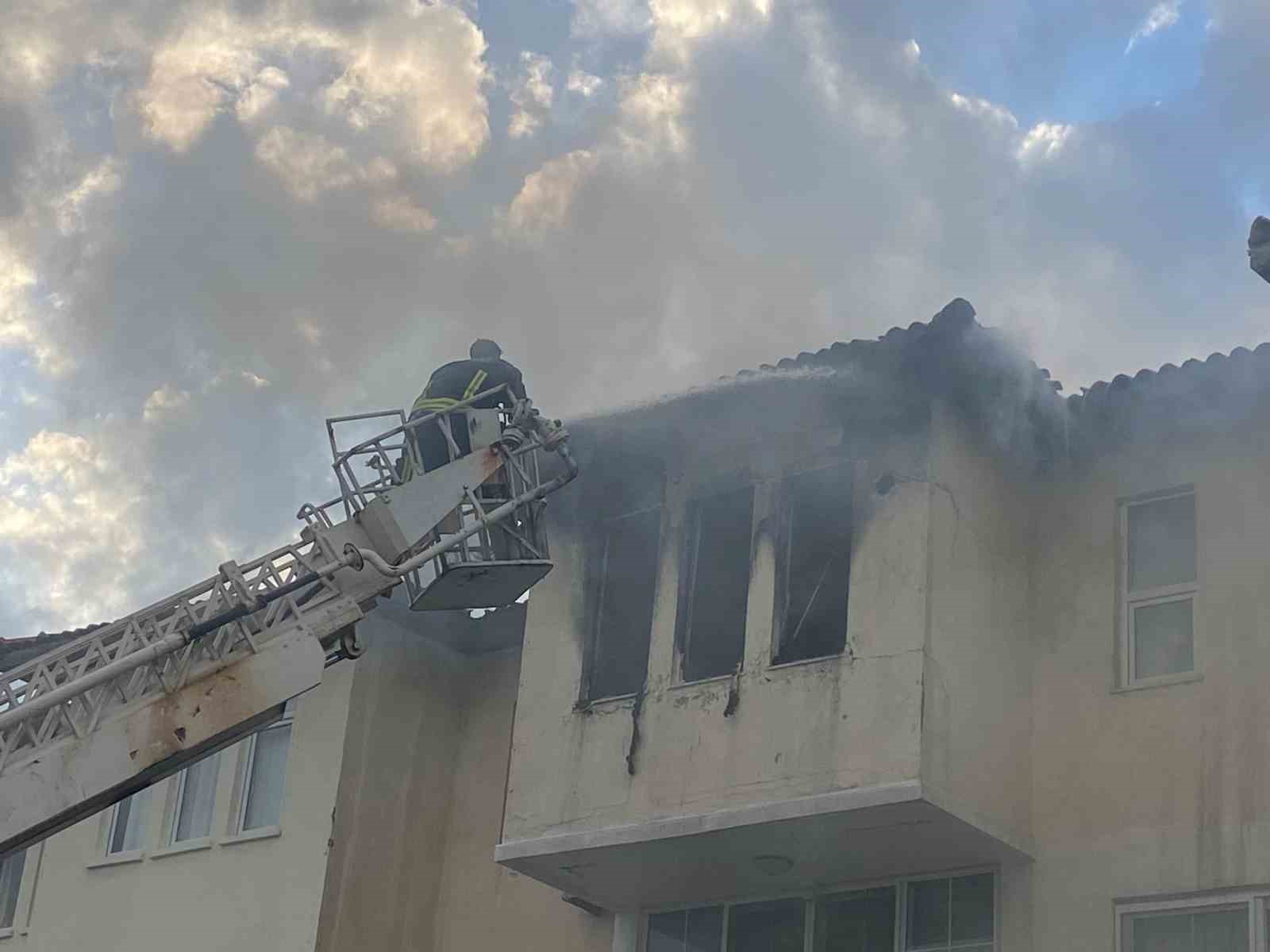 antalyada apartman dairesi alev alev yandi 2 APdMrfPK