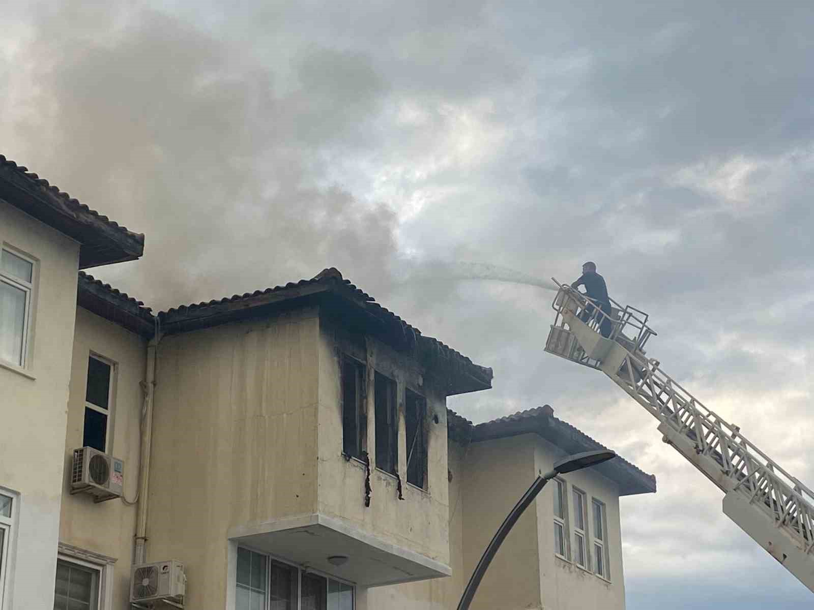 antalyada apartman dairesi alev alev yandi 8 8BuaQ8VX