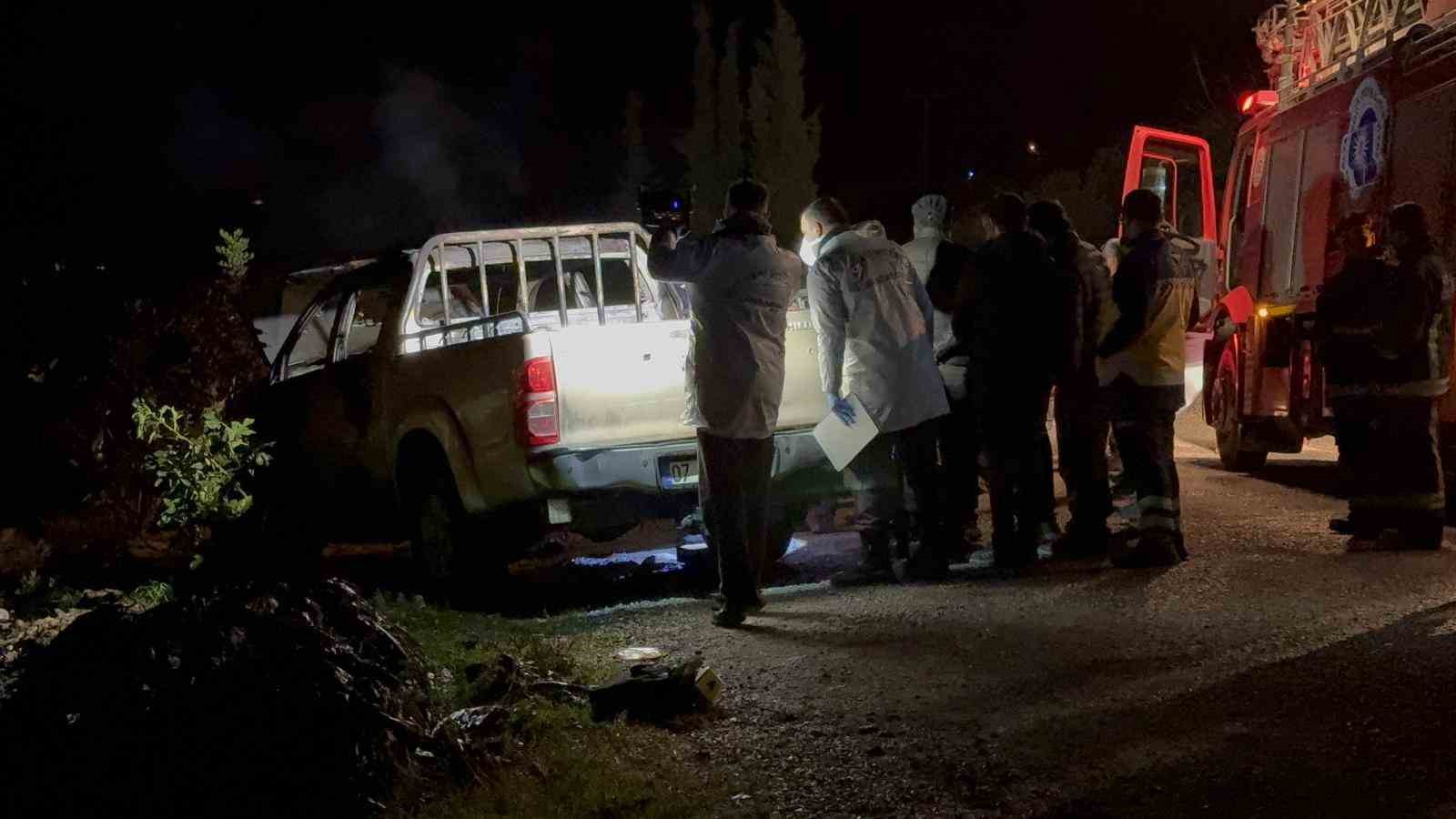 antalyada arac icinde yanmis ceset bulundu 1