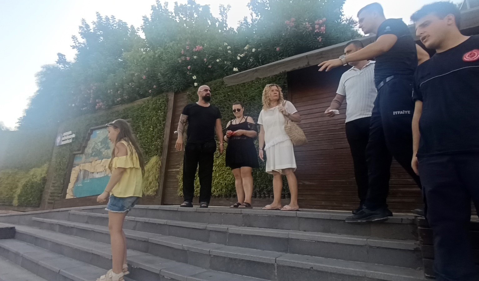 antalyada asansor panigi 5i turist 11 kisi mahsur kaldi 1 zMQVW7L3
