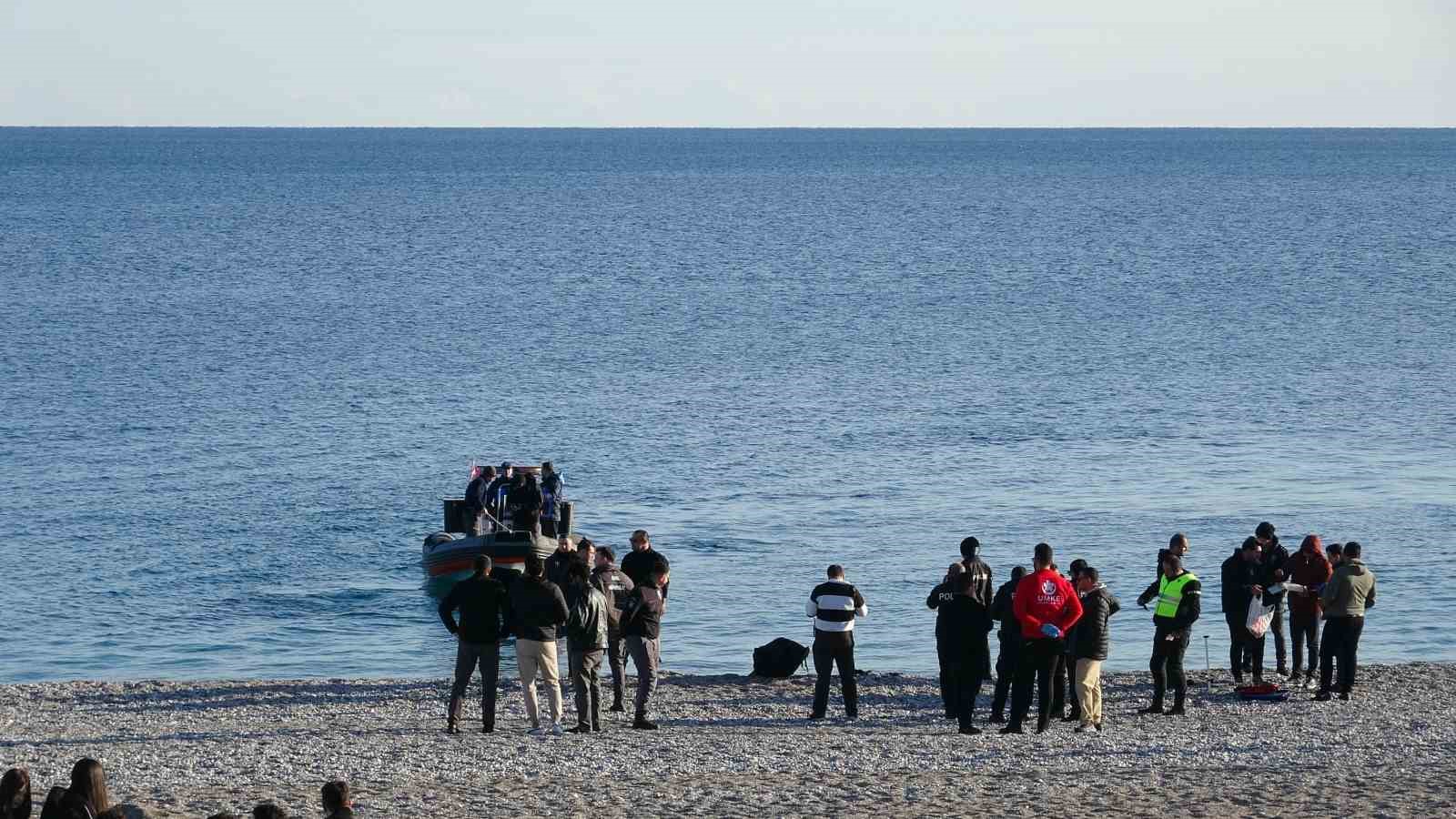 antalyada balik tutan vatandaslarin oltasina ceset takildi 0 lXmUwGfZ