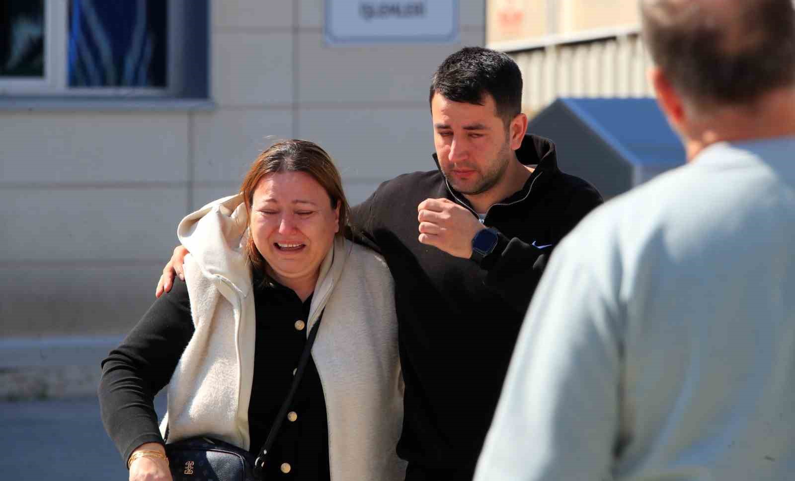 antalyada bariyerlere carpan motosikletli hayatini kaybetti 2 eruT4cnG