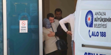 antalyada-bariyerlere-carpan-motosikletli-hayatini-kaybetti-RHr3rvEO.jpg