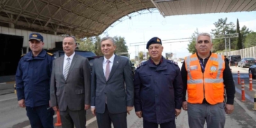 antalyada-bayramda-43-uygulama-noktasinda-3-bin-217-personel-gorev-basinda-lTI6HmQy.jpg