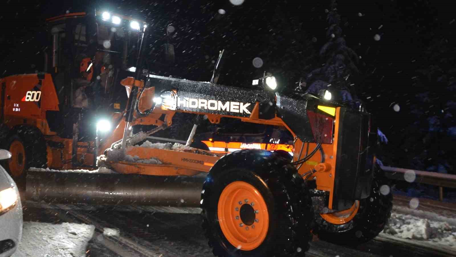 Antalya’da bin 825 rakımlı Alacabel’de kar yağışı başladı 9 antalyada bin 825 rakimli alacabelde kar yagisi basladi 5 PpyEAZ1X