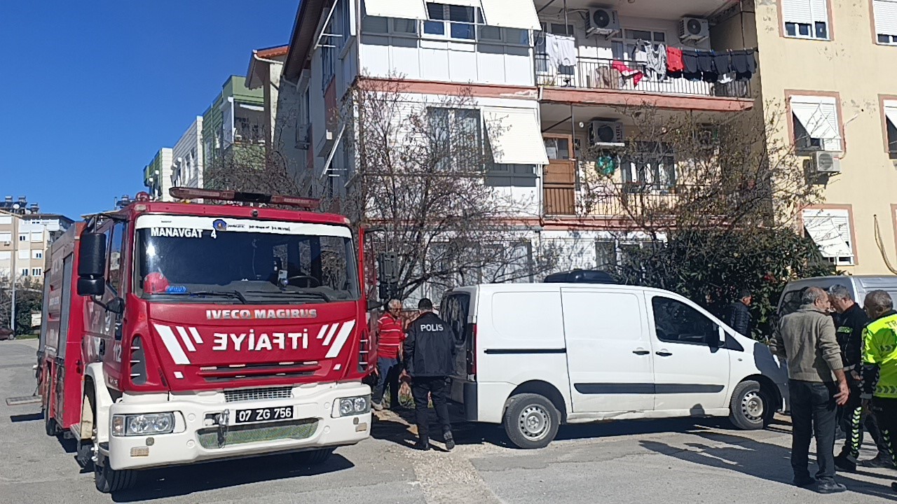 antalyada binanin bodrum kati cikan yanginda kule dondu 1 YyiAFpgn