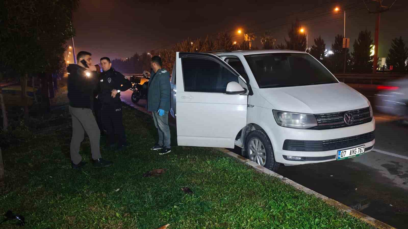 antalyada bir kisi park halindeki aracta olu bulundu 3 BQeePEgW