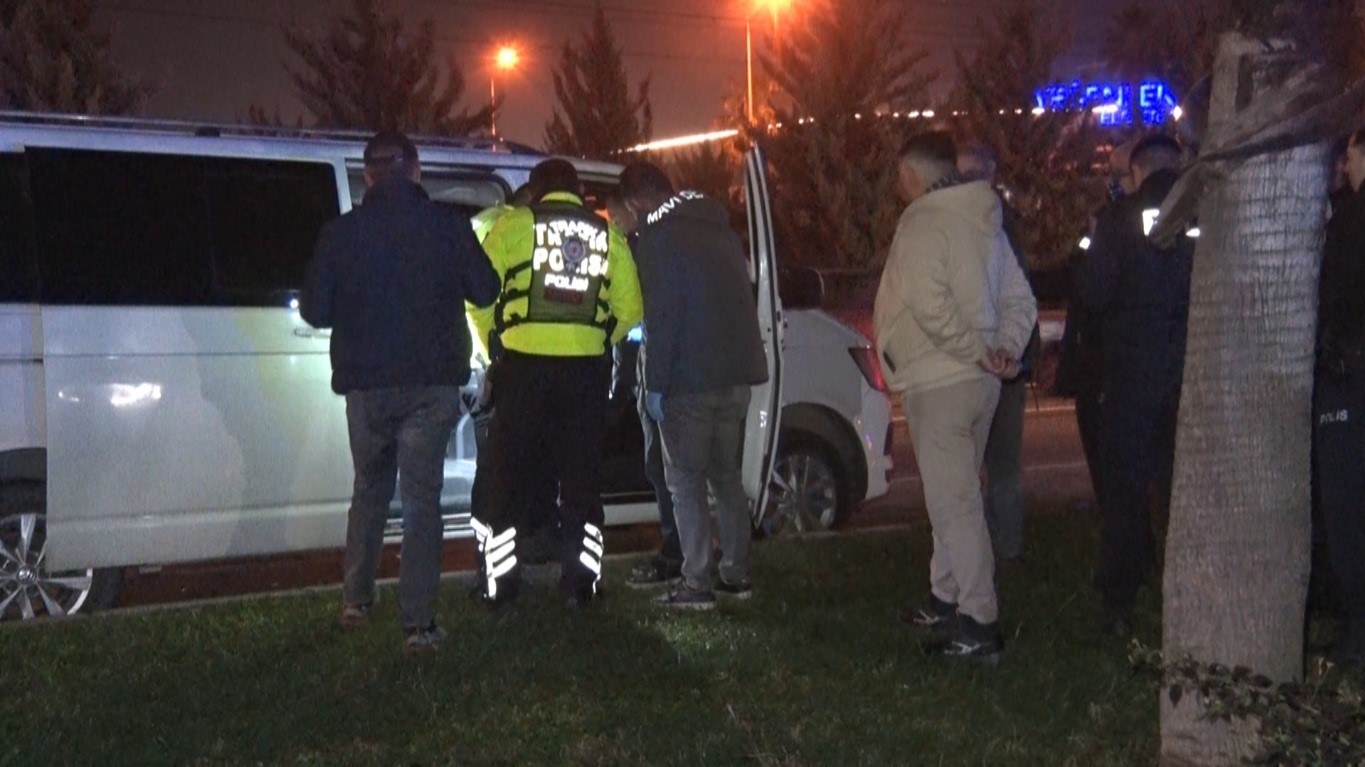 antalyada bir kisi park halindeki aracta olu bulundu 6 Uf42MEu4