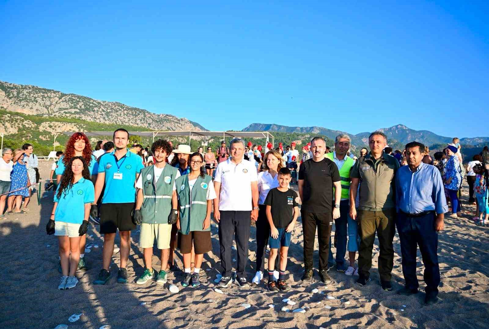 Antalya’da caretta caretta yavruları denizle buluştu 6 antalyada caretta caretta yavrulari denizle bulustu 2 GOj3v29R