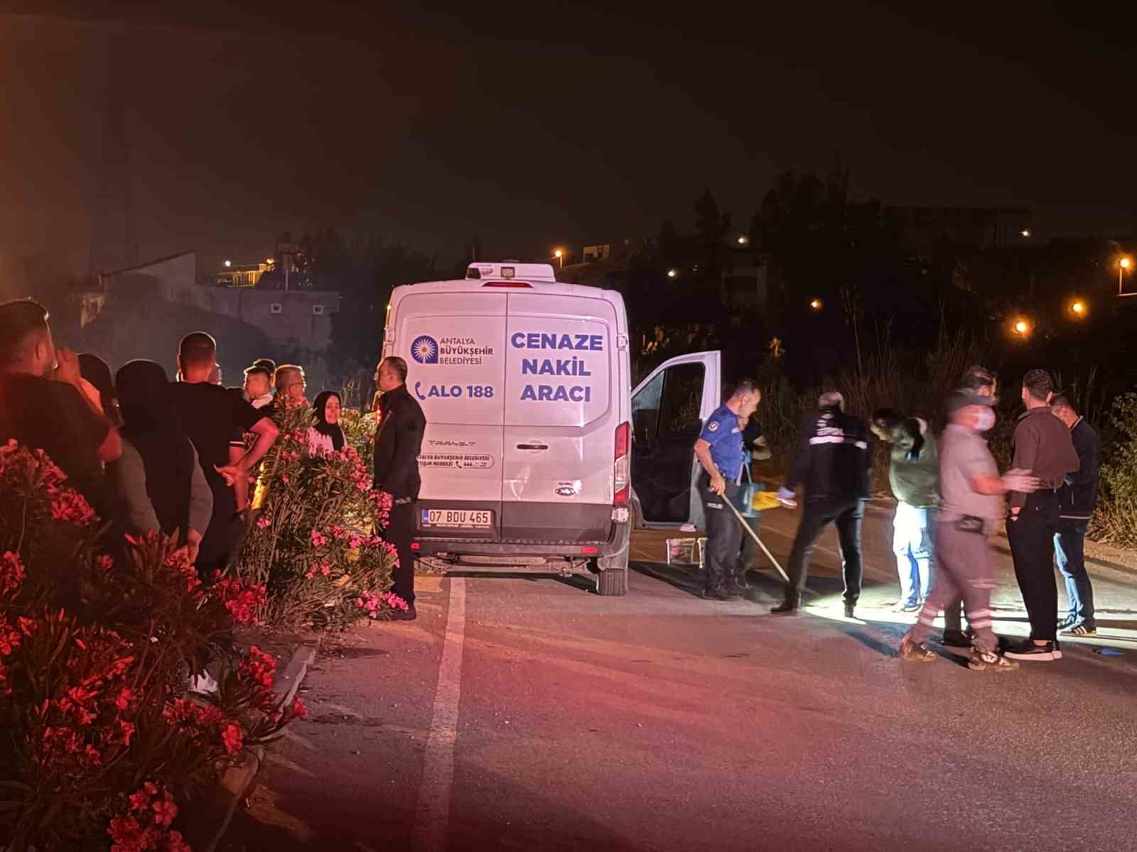 antalyada cikan tartisma cinayetle bitti 3 olu 8 teLyCzfr