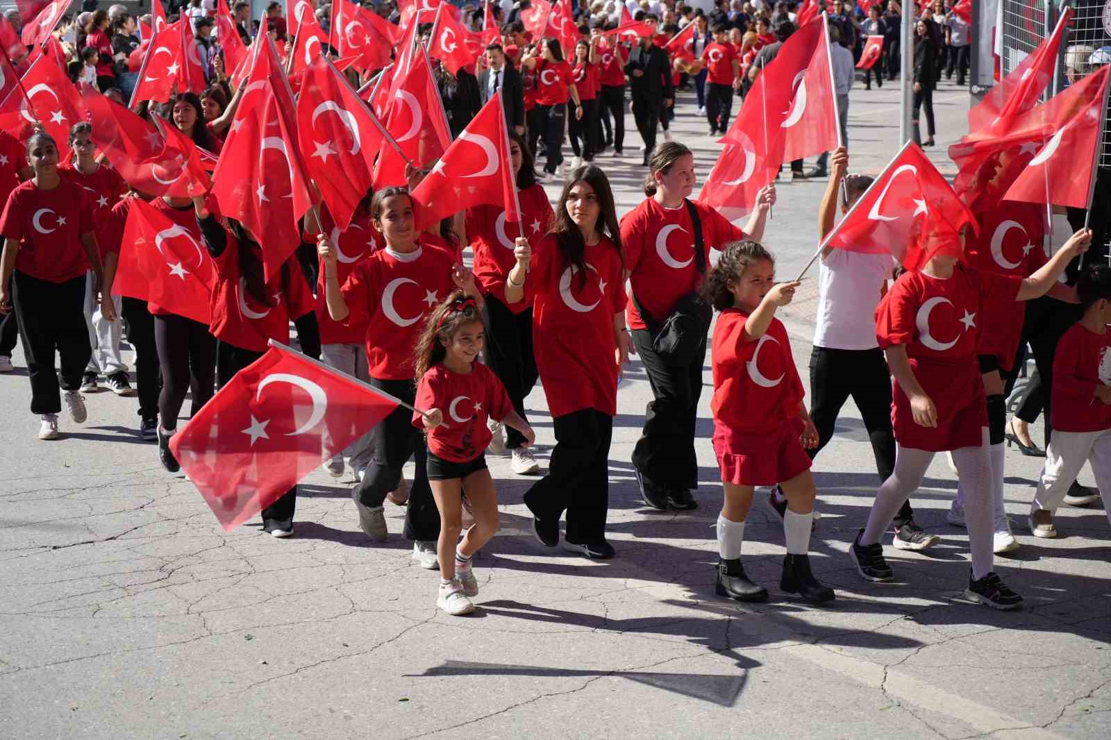 antalyada cumhuriyetin 102nci yili kutlamalari 11 lqFsPEmE