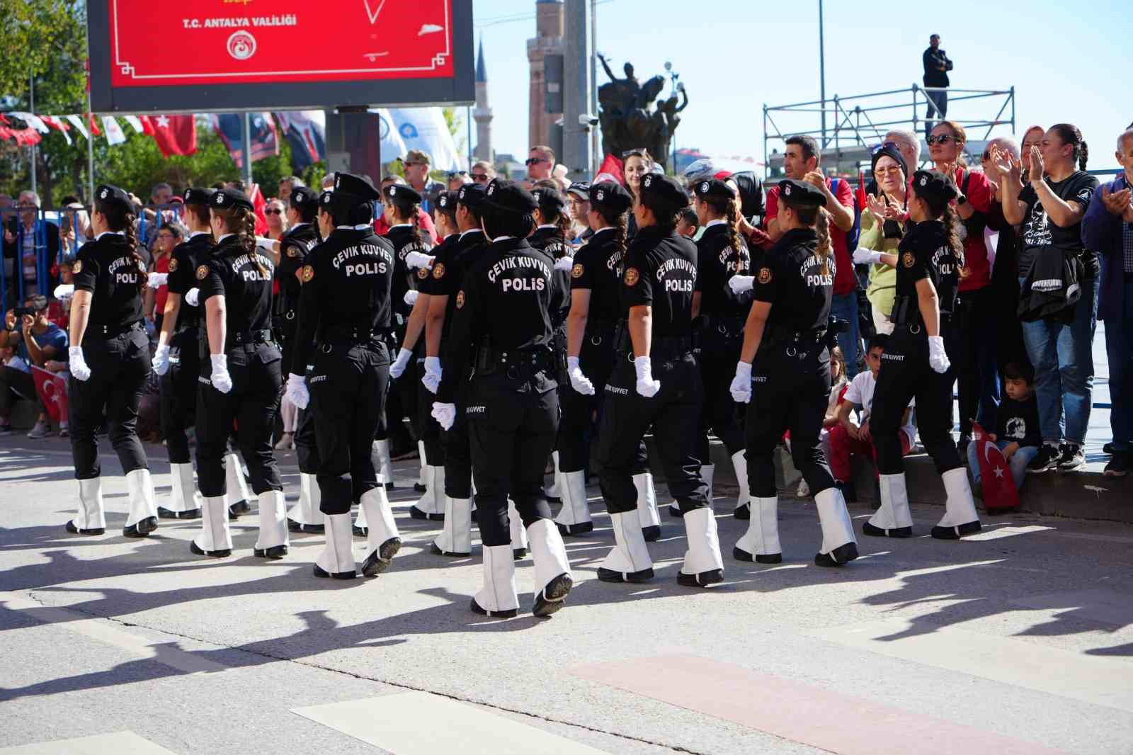 antalyada cumhuriyetin 102nci yili kutlamalari 14 7UeOFq4m