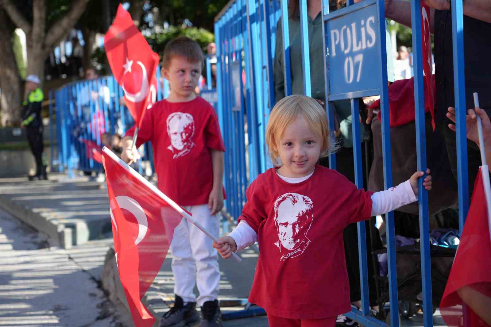 antalyada cumhuriyetin 102nci yili kutlamalari 4 IXvVrKzy