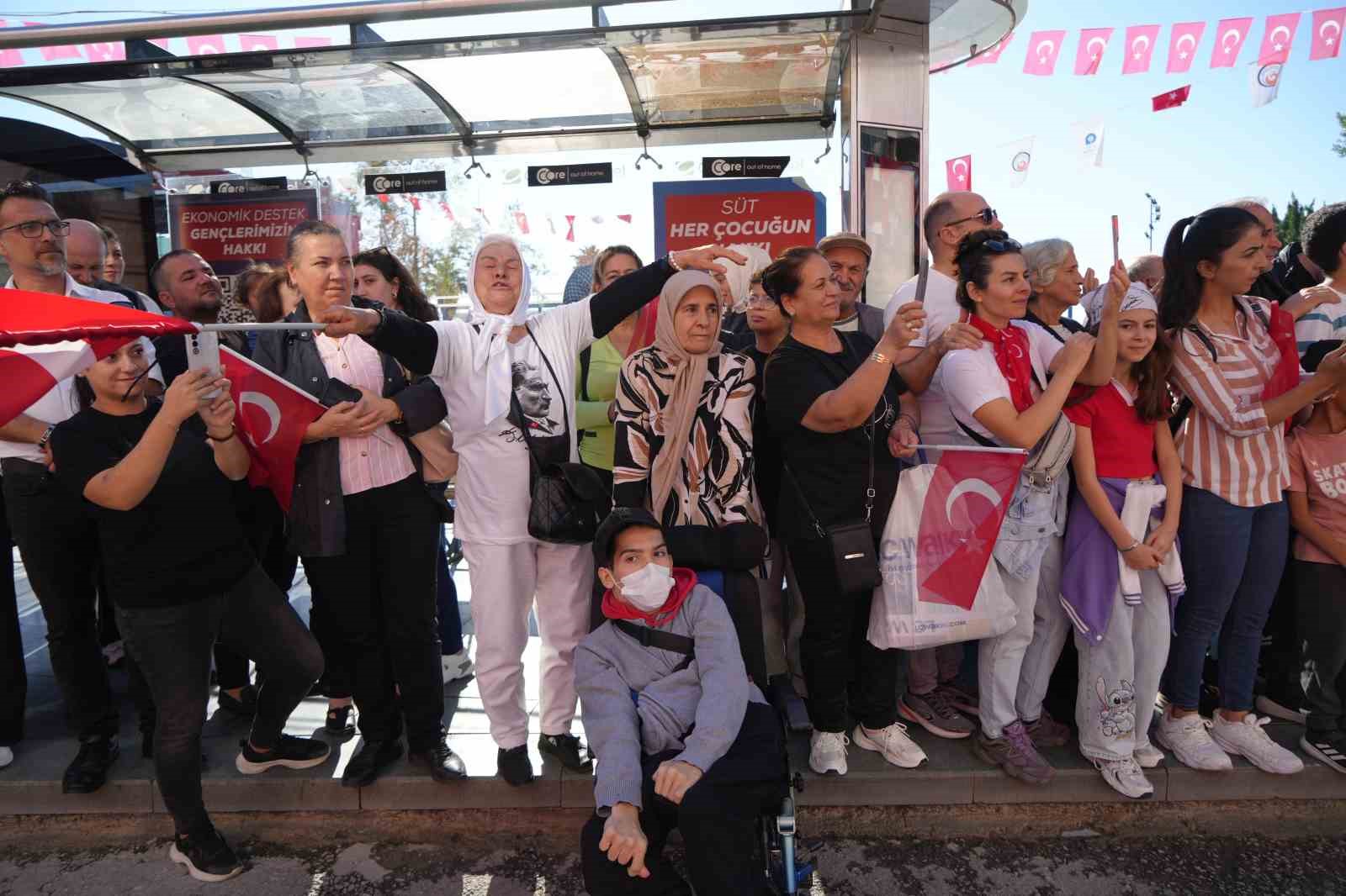 antalyada cumhuriyetin 102nci yili kutlamalari 7 GWr3rSVV