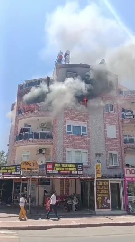 Antalya’da dairede çıkan yangında 1’i bebek 5 kişi dumandan etkilendi 8 antalyada dairede cikan yanginda 1i bebek 5 kisi dumandan etkilendi 4 hYKywr9t