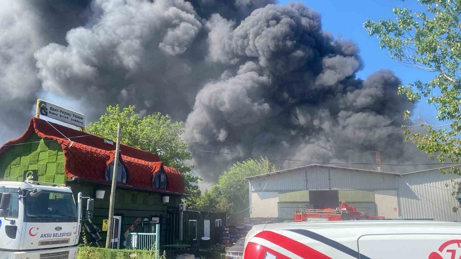 antalyada depo yangini 1 OvLIl2DT