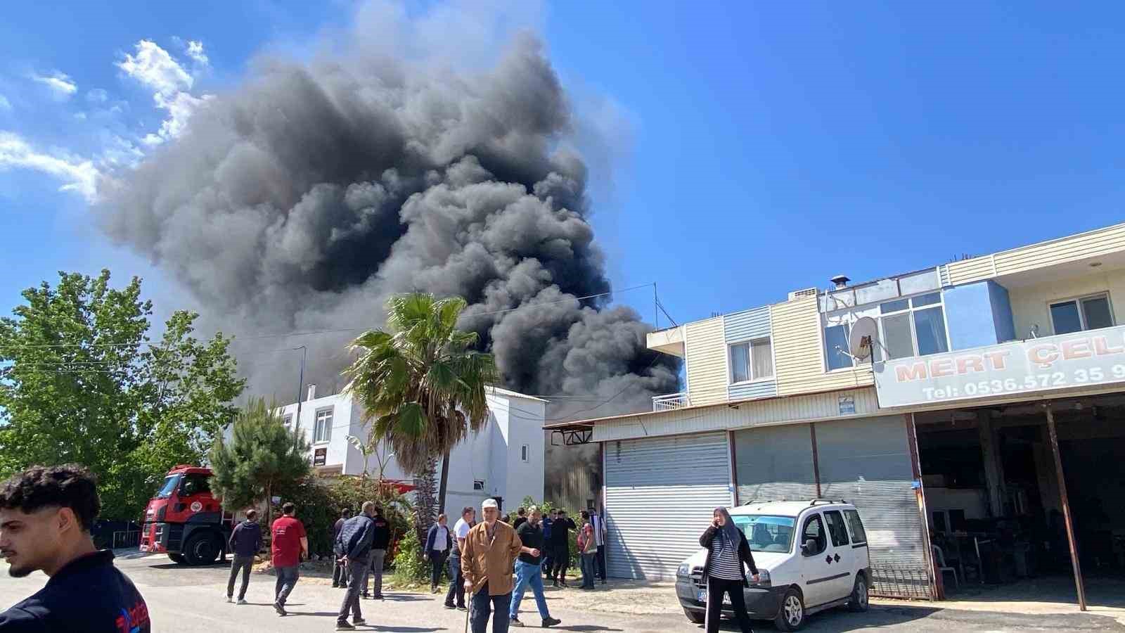 antalyada depo yangini 4 e4i1n52G