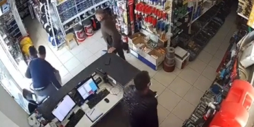 antalyada-depremi-fark-edince-sokaga-firladilar-e8ZNWJ3g.jpg