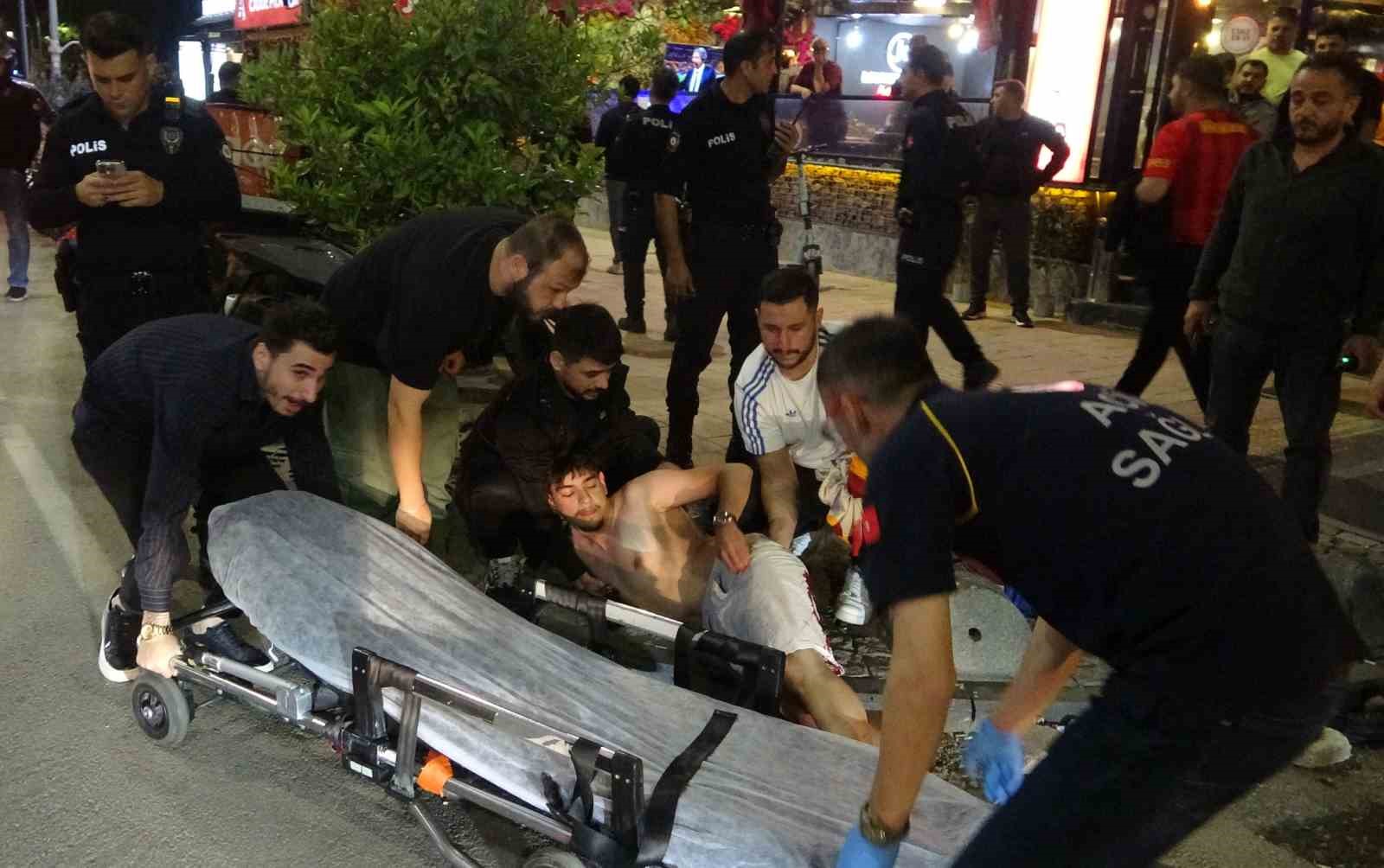 Antalya’da derbi galibiyetini kutlayan bir taraftar bıçakla yaralandı 5 antalyada derbi galibiyetini kutlayan bir taraftar bicakla yaralandi 1 ZwOfD4EU