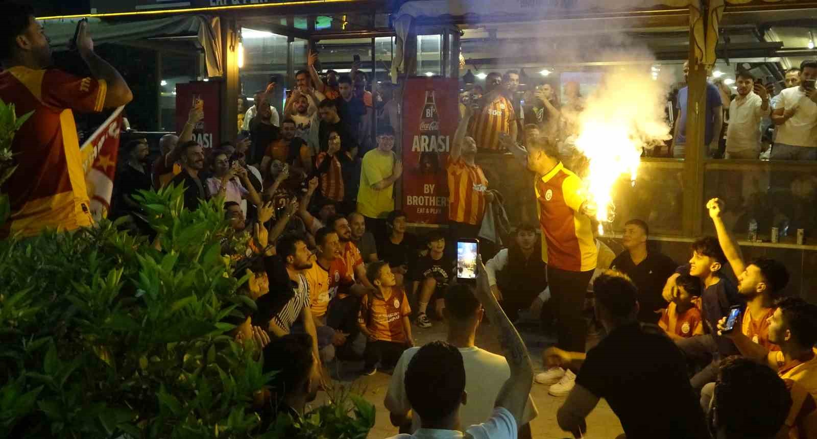 Antalya’da derbi galibiyetini kutlayan bir taraftar bıçakla yaralandı 6 antalyada derbi galibiyetini kutlayan bir taraftar bicakla yaralandi 2 JqUzMe3W
