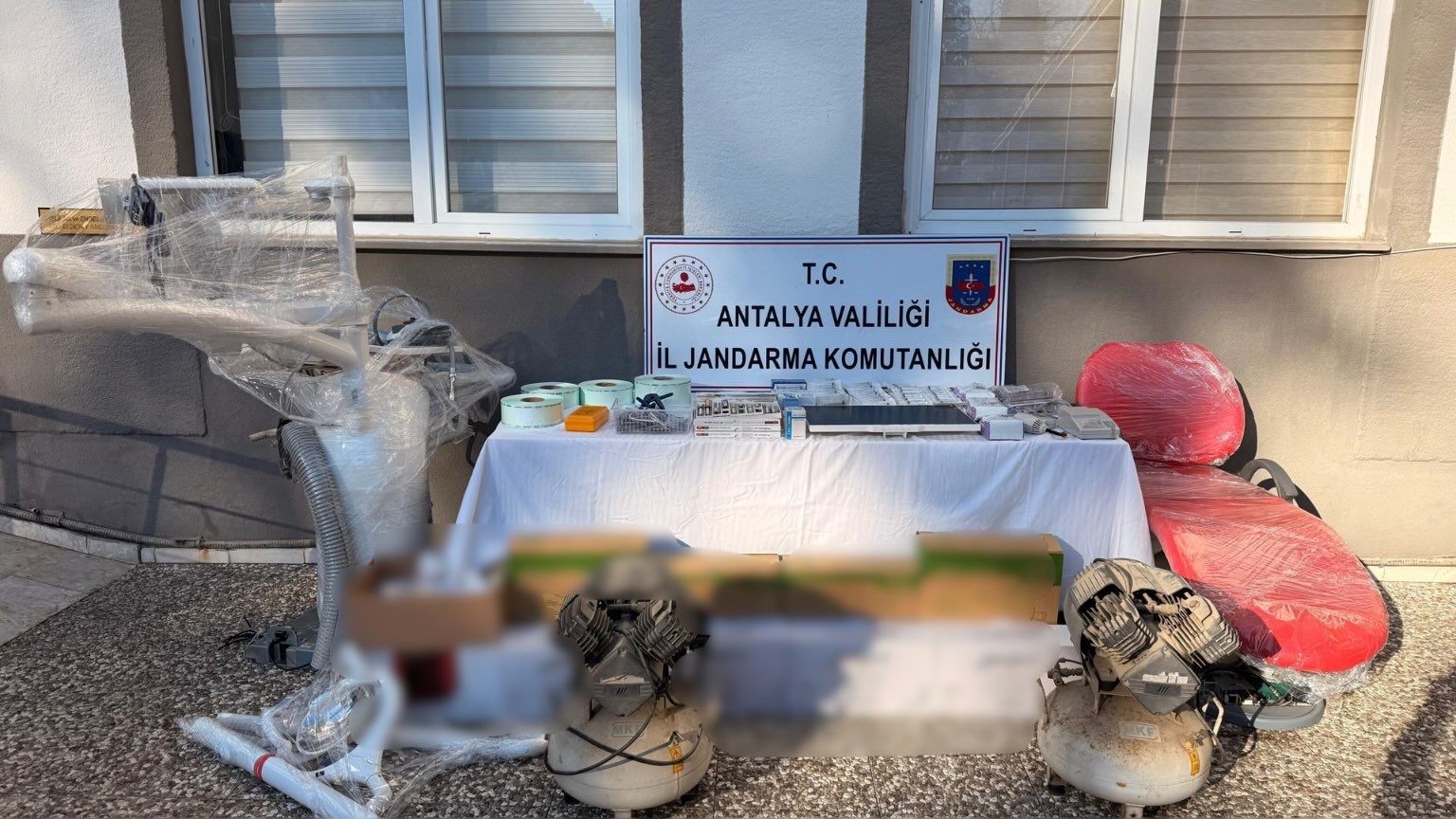 antalyada diplomasiz kacak dis tedavisi yapan supheliye operasyon 0 7EqVN1Hf