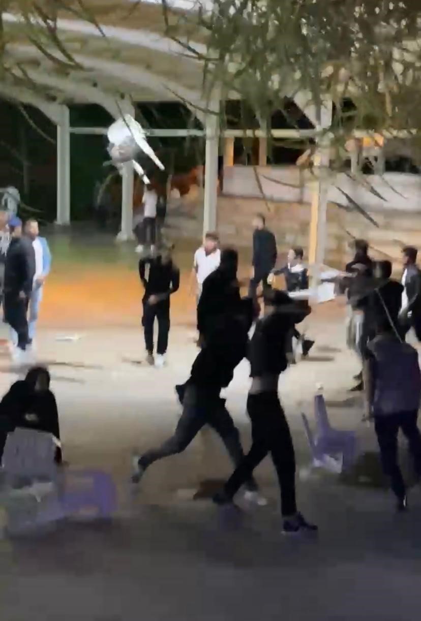 antalyada dugunde cikan kavgada sandalyeler havada ucustu ortalik savas alanina dondu 1 jO77F8yq