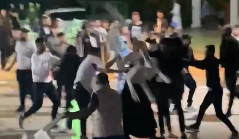 antalyada-dugunde-cikan-kavgada-sandalyeler-havada-ucustu-ortalik-savas-alanina-dondu-713ls55b.jpg