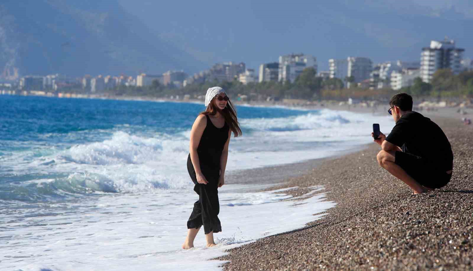 antalyada dun yagmur ve firtina bugun deniz keyfi 3 CnBtMmHR