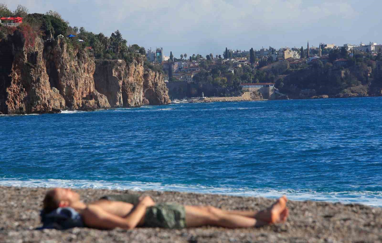 antalyada dun yagmur ve firtina bugun deniz keyfi 8 ilCbqqCL