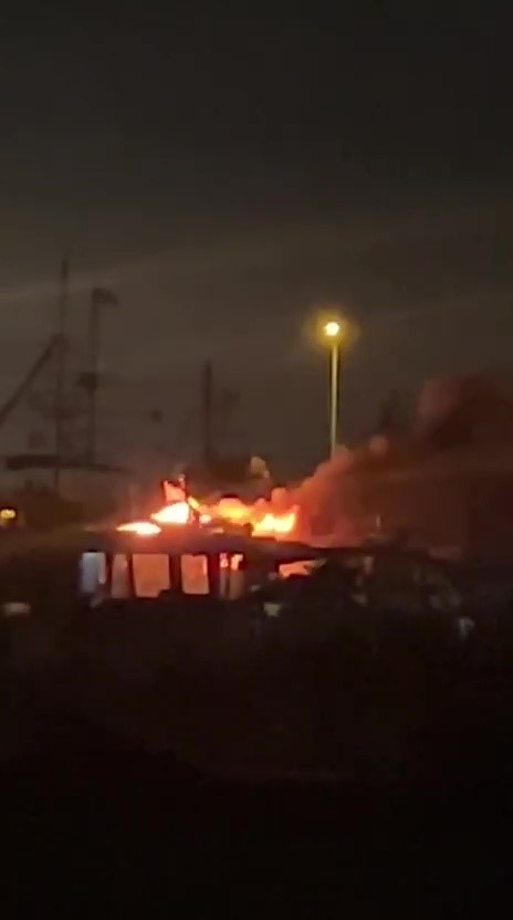 Antalya’da düşen yıldırım 3 tekneyi küle çevirdi 5 antalyada dusen yildirim 3 tekneyi kule cevirdi 1 epiNUWl4