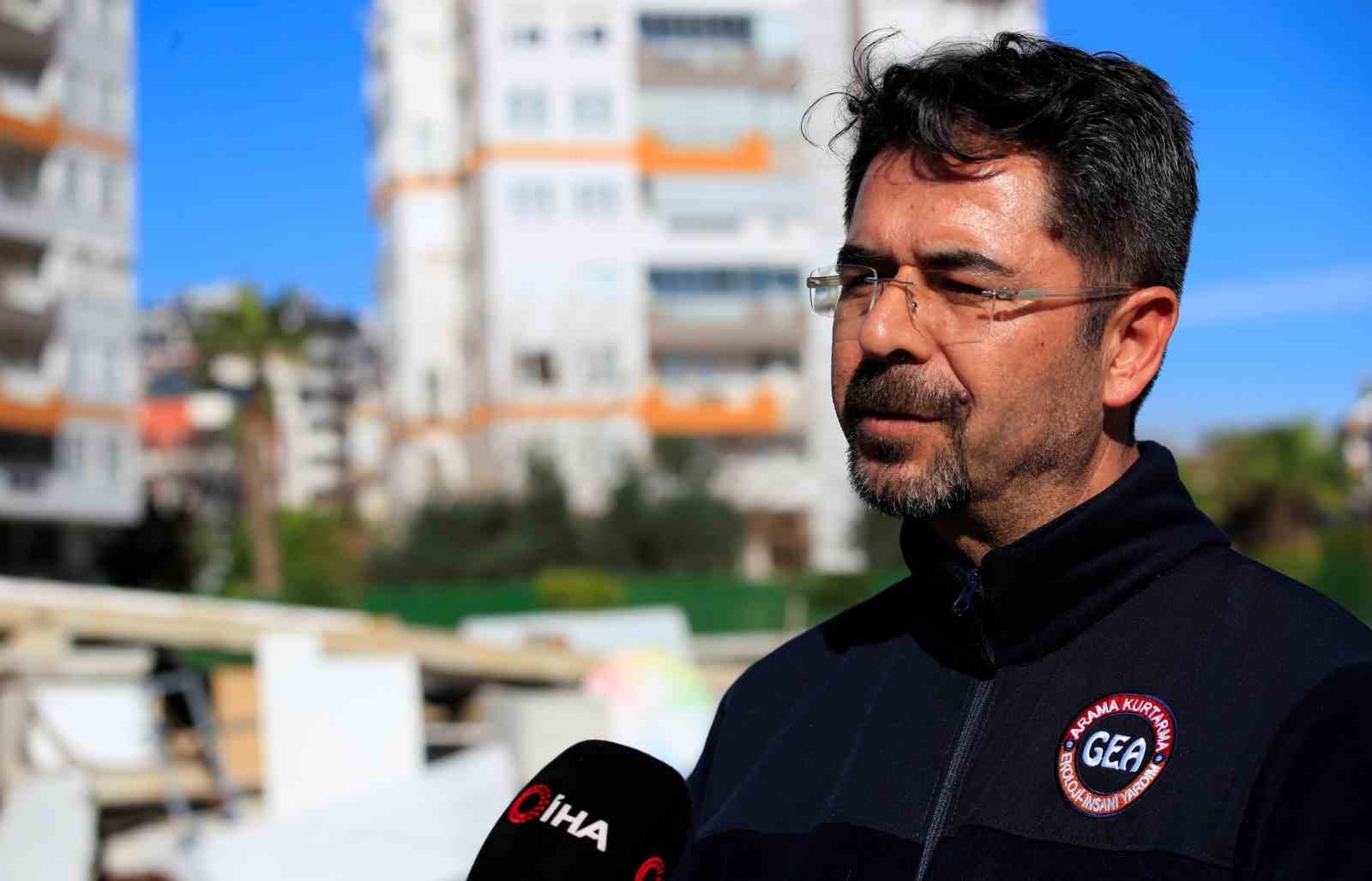 antalyada egitilen afrika keseli sicanlari enkaz altindaki goz olacak 2 L89sHFNr