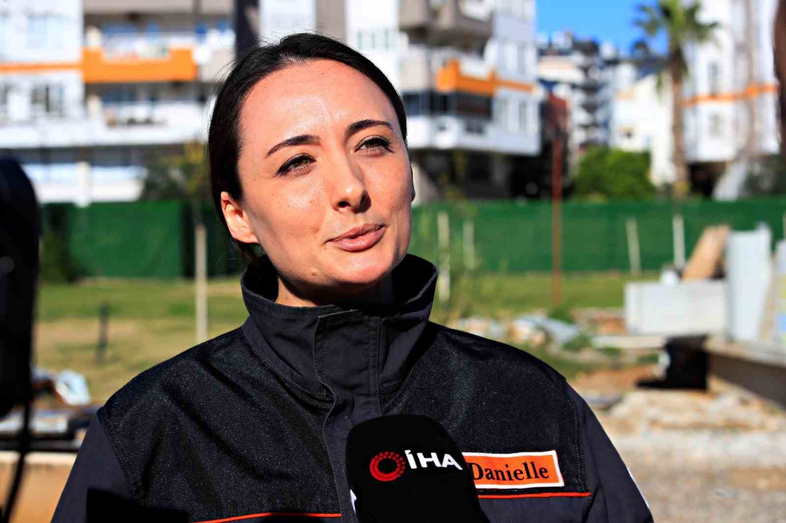 antalyada egitilen afrika keseli sicanlari enkaz altindaki goz olacak 3 wNLPGnpi