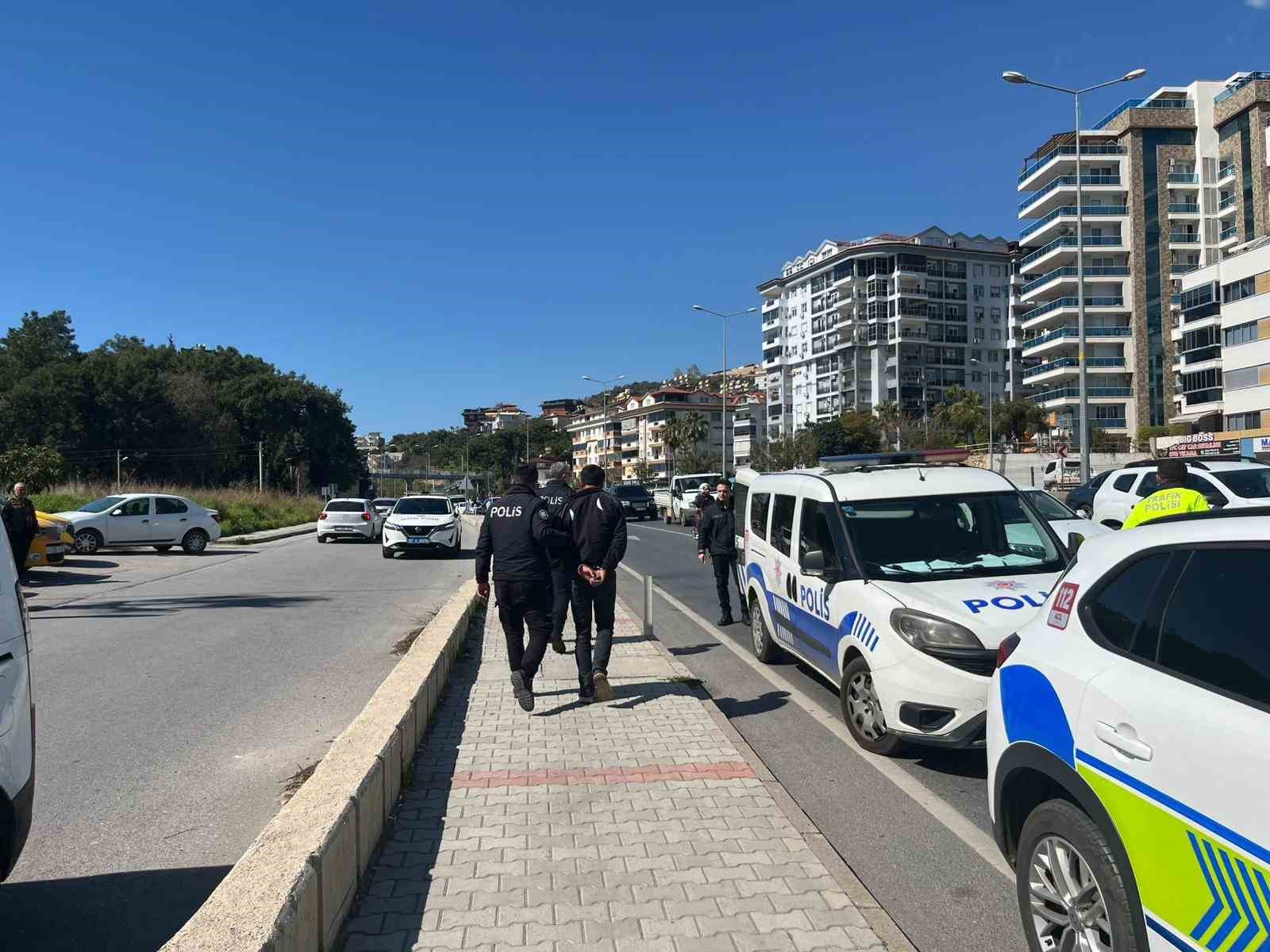 antalyada ehliyetsiz surucu ortaligi birbirine katti 357 bin lira ceza yedi 2 tii4hkS5